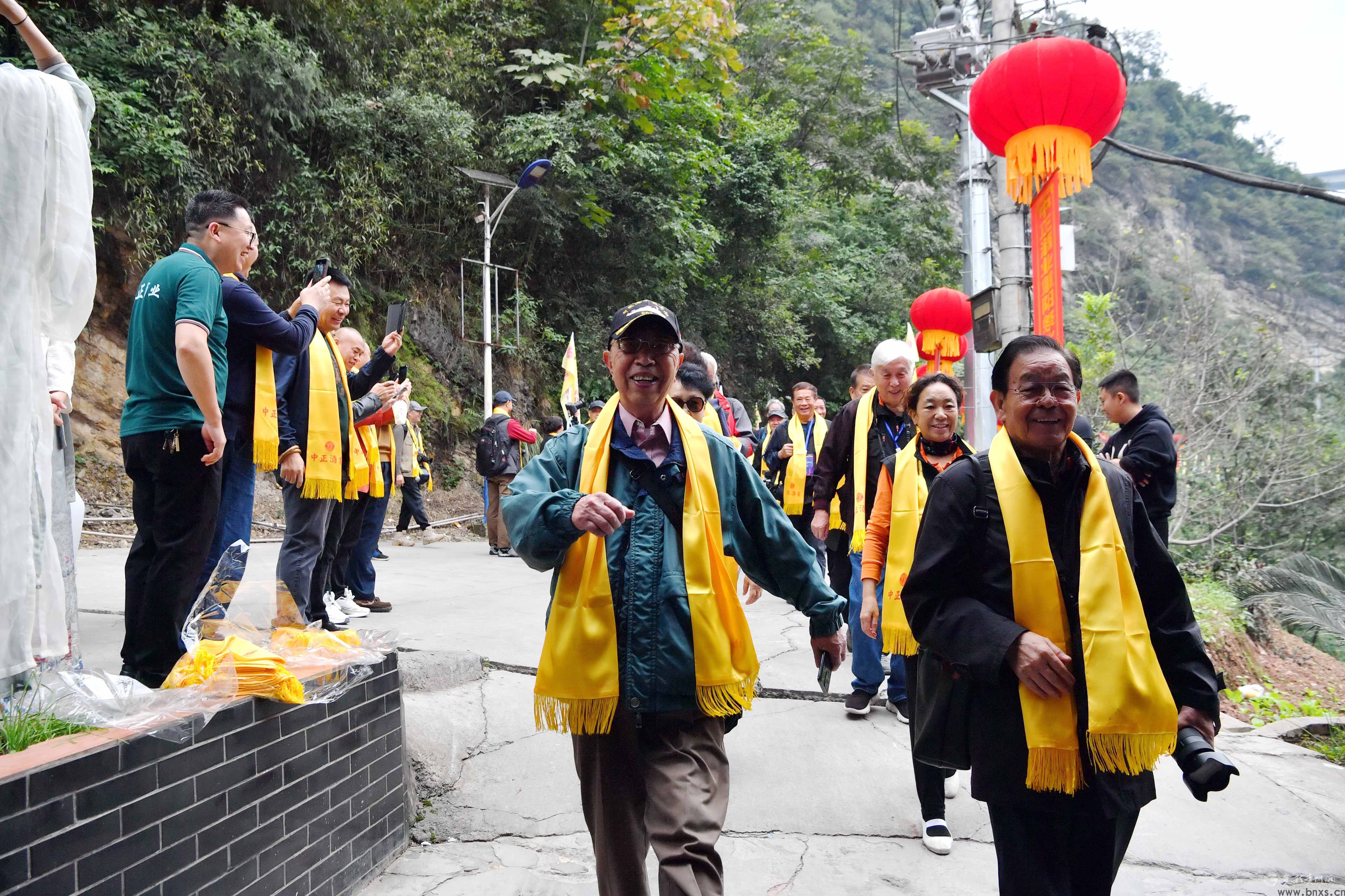 2023年10月23日，中国国际海洋摄影协会主席孟昭澄等主席团成员有序进入一酒厂参加活动。DSC_2076.JPG